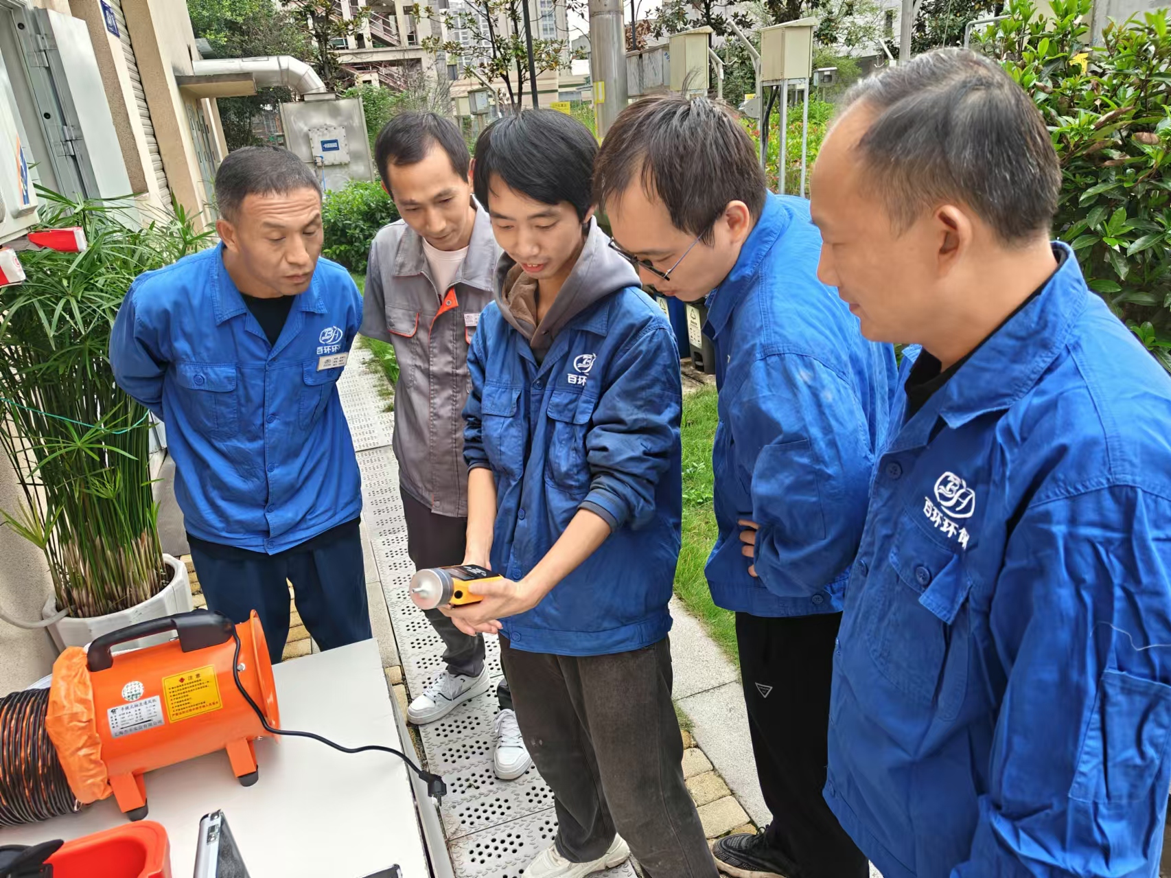 安全第一丨渝北人民醫(yī)院及公衛(wèi)中心歌樂山院區(qū)項(xiàng)目開展培訓(xùn)及應(yīng)急演練