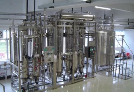 電加熱多效蒸餾水機(jī)