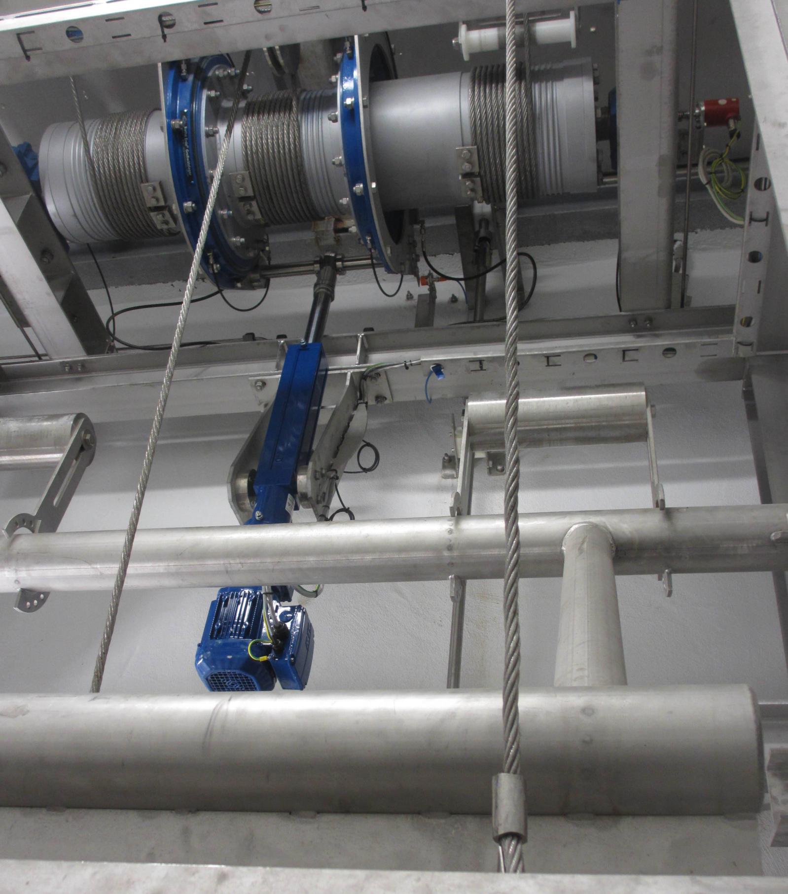 鋼絲繩牽引式格柵除污機