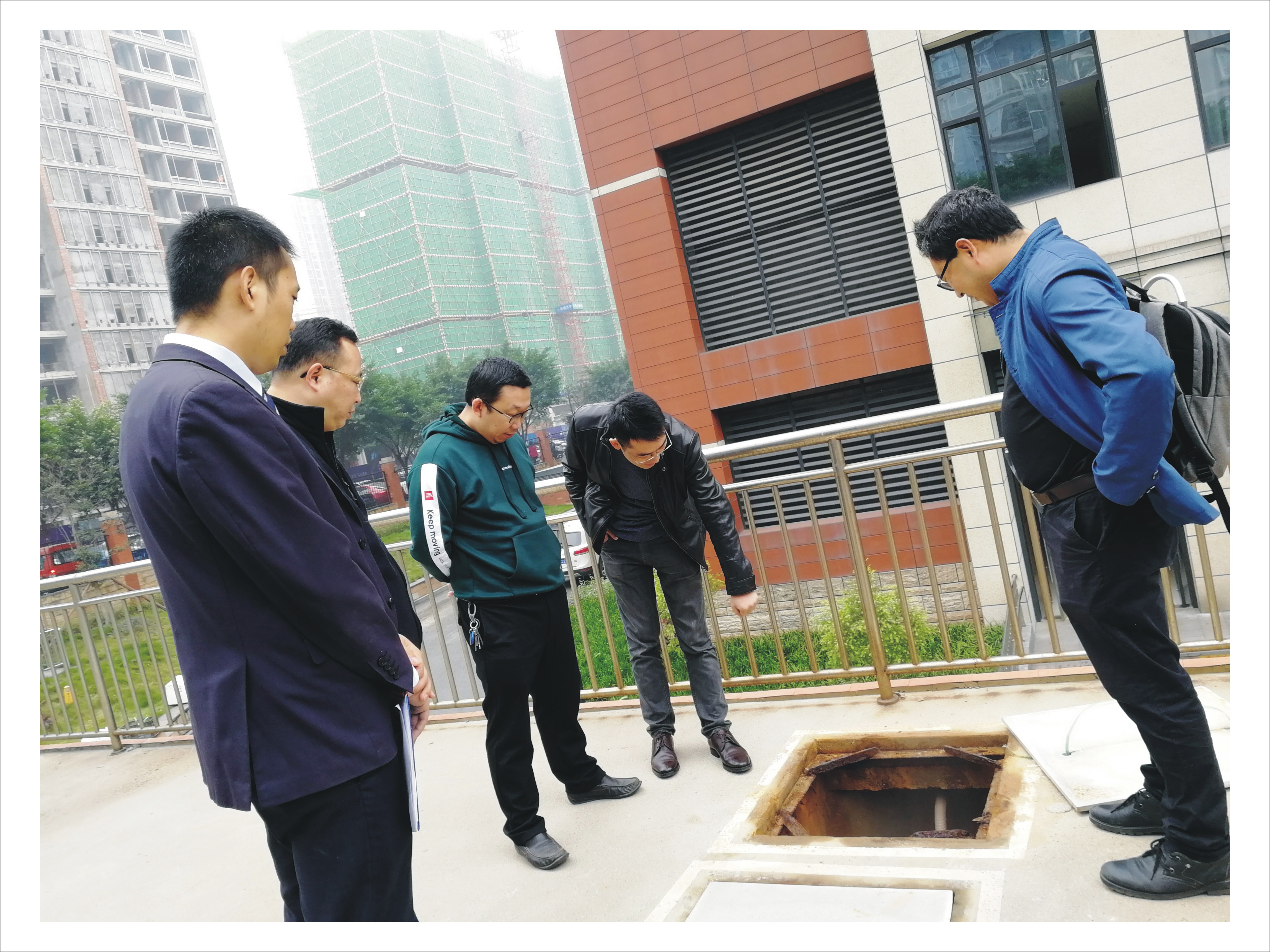 重慶市大型醫(yī)療機構(gòu)污水處理現(xiàn)狀與對策研究課題現(xiàn)場調(diào)研